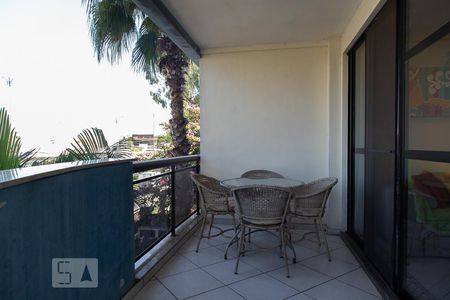 Apartamento à venda com 78m², 2 quartos e 1 vagaVaranda