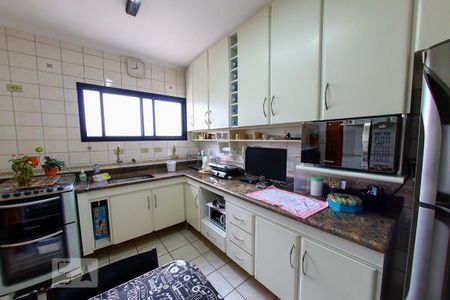 Apartamento à venda com 98m², 3 quartos e 2 vagasCozinha