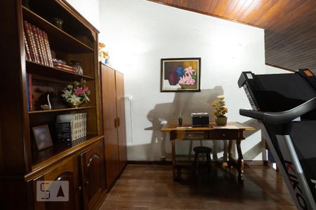 Casa à venda com 320m², 5 quartos e 4 vagasEscritório