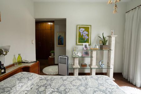 Casa à venda com 320m², 5 quartos e 4 vagasSuíte 2