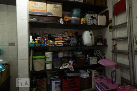 Casa à venda com 320m², 5 quartos e 4 vagasDespensa