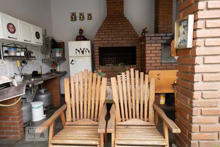 Casa à venda com 320m², 5 quartos e 4 vagasChurrasqueira