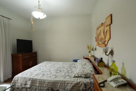 Casa à venda com 320m², 5 quartos e 4 vagasSuíte 2