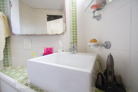 Apartamento à venda com 112m², 3 quartos e 2 vagasDetalhe Banheiro Suíte