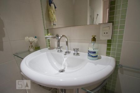 Apartamento à venda com 112m², 3 quartos e 2 vagasDetalhe Banheiro