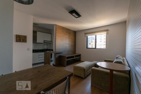 Sala de apartamento para alugar com 2 quartos, 68m² em Centro, Curitiba
