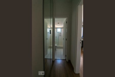 Apartamento para alugar com 68m², 2 quartos e 1 vagaCorredor