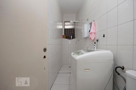 Banheiro de apartamento para alugar com 1 quarto, 49m² em República, São Paulo