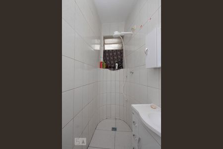 Banheiro de apartamento para alugar com 1 quarto, 49m² em República, São Paulo