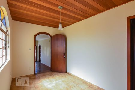 Sala 2 de casa para alugar com 3 quartos, 135m² em Santa Efigênia, Belo Horizonte