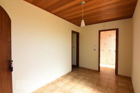 Sala 2 de casa para alugar com 3 quartos, 135m² em Santa Efigênia, Belo Horizonte