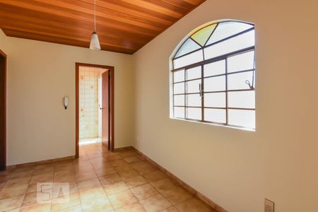 Sala 2 de casa para alugar com 3 quartos, 135m² em Santa Efigênia, Belo Horizonte
