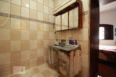 Casa à venda com 250m², 2 quartos e 3 vagasBanheiro