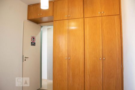 Quarto 1 de apartamento para alugar com 2 quartos, 65m² em Vila Fachini, São Paulo