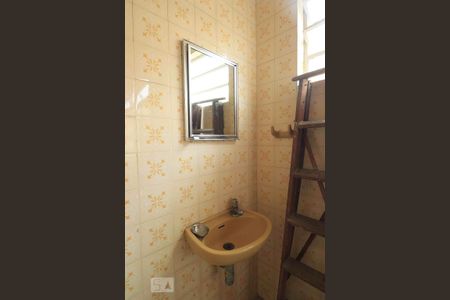 Apartamento à venda com 313m², 3 quartos e 3 vagasBanheiro de Serviço