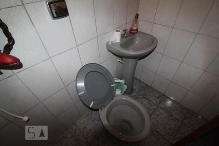 Casa à venda com 316m², 3 quartos e 3 vagasBanheiro 2 serviço