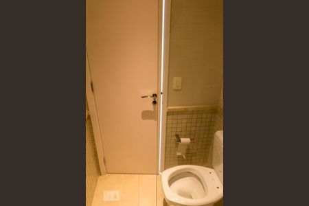 Banheiro de apartamento para alugar com 1 quarto, 33m² em Vila Olímpia, São Paulo