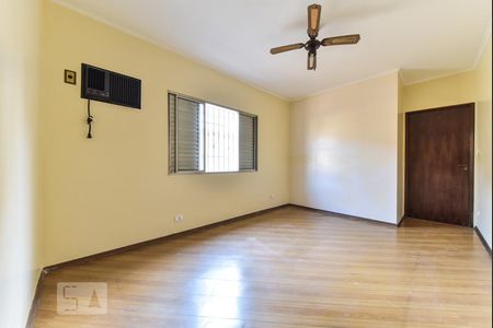Suíte de casa para alugar com 4 quartos, 310m² em Vila Santa Eugenia, São Bernardo do Campo