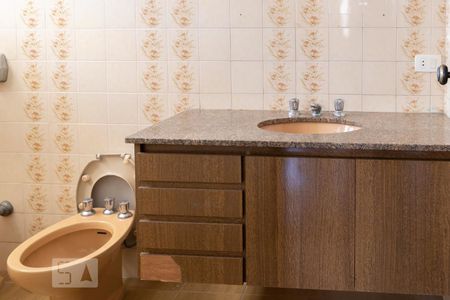 Casa à venda com 330m², 3 quartos e 5 vagas Casa à venda com 330m², 3 quartos e 5 vagasBanheiro Social