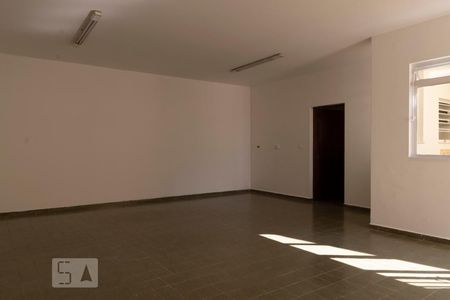 Casa à venda com 330m², 3 quartos e 5 vagas Casa à venda com 330m², 3 quartos e 5 vagasSalão