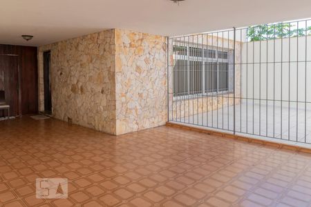 Casa à venda com 330m², 3 quartos e 5 vagas Casa à venda com 330m², 3 quartos e 5 vagasGaragem