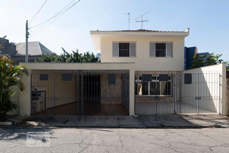 Casa à venda com 330m², 3 quartos e 5 vagas Casa à venda com 330m², 3 quartos e 5 vagasFachada