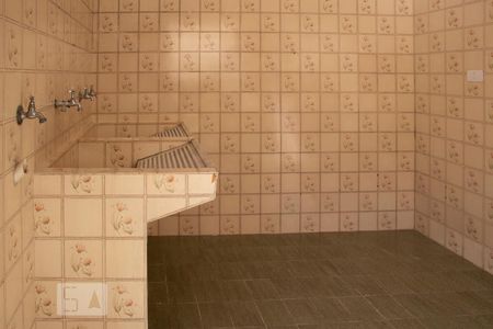 Casa à venda com 330m², 3 quartos e 5 vagas Casa à venda com 330m², 3 quartos e 5 vagasÁrea de Serviço