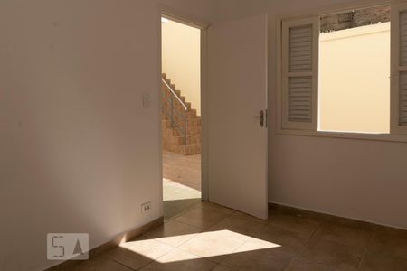 Casa à venda com 330m², 3 quartos e 5 vagas Casa à venda com 330m², 3 quartos e 5 vagasQuarto de Serviço