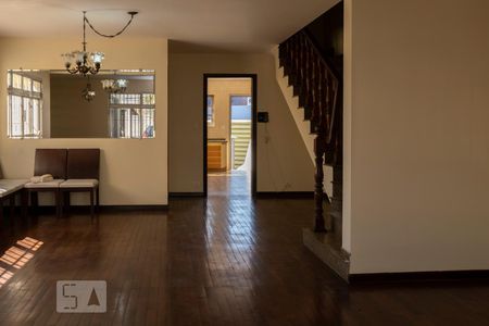 Sala de casa à venda com 3 quartos, 330m² em Planalto Paulista, São Paulo