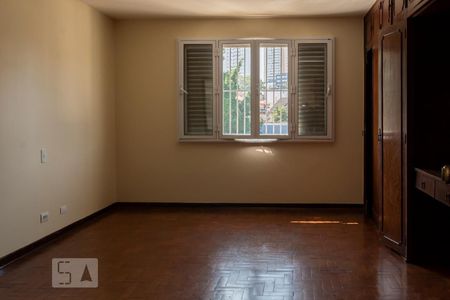 Casa à venda com 330m², 3 quartos e 5 vagas Casa à venda com 330m², 3 quartos e 5 vagasSuíte