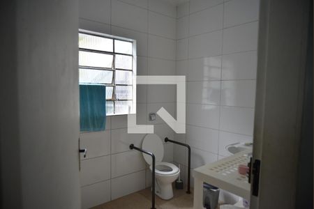 Banheiro Social de casa para alugar com 2 quartos, 95m² em Santa Teresinha, Santo André