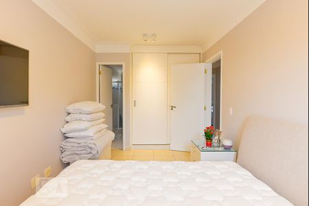 Casa de condomínio à venda com 151m², 3 quartos e 2 vagas Casa de condomínio à venda com 151m², 3 quartos e 2 vagasSuíte