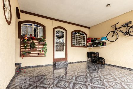 Casa à venda com 140m², 2 quartos e 2 vagas Casa à venda com 140m², 2 quartos e 2 vagasGaragem