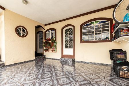 Casa à venda com 140m², 2 quartos e 2 vagas Casa à venda com 140m², 2 quartos e 2 vagasGaragem