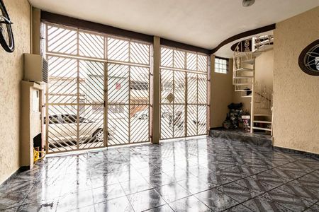 Casa à venda com 140m², 2 quartos e 2 vagas Casa à venda com 140m², 2 quartos e 2 vagasGaragem