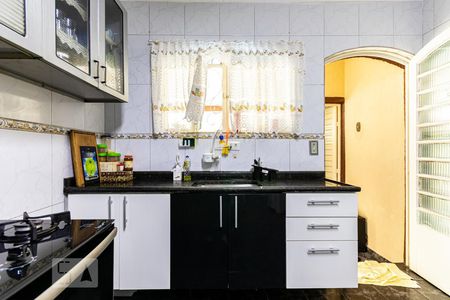 Casa à venda com 140m², 2 quartos e 2 vagas Casa à venda com 140m², 2 quartos e 2 vagasCozinha