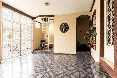 Casa à venda com 140m², 2 quartos e 2 vagas Casa à venda com 140m², 2 quartos e 2 vagasGaragem