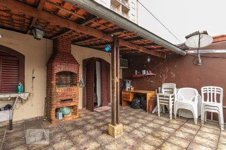 Casa à venda com 140m², 2 quartos e 2 vagas Casa à venda com 140m², 2 quartos e 2 vagasChurrasqueira