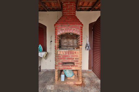 Casa à venda com 140m², 2 quartos e 2 vagas Casa à venda com 140m², 2 quartos e 2 vagasChurrasqueira