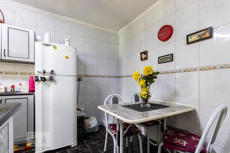 Casa à venda com 140m², 2 quartos e 2 vagas Casa à venda com 140m², 2 quartos e 2 vagasCozinha