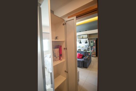 Apartamento para alugar com 48m², 1 quarto e 1 vaga Apartamento para alugar com 48m², 1 quarto e 1 vagaArmário do Quarto