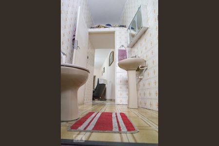 Casa à venda com 120m², 4 quartos e 3 vagasBanheiro 2