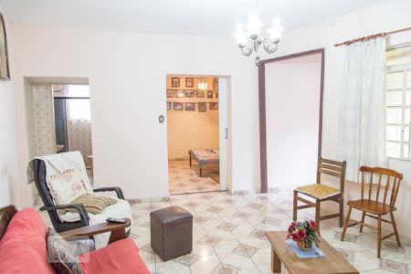 Sala de casa à venda com 4 quartos, 120m² em Vila Carrao, São Paulo