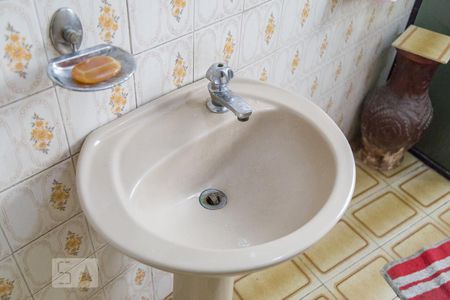 Casa à venda com 120m², 4 quartos e 3 vagasBanheiro 2