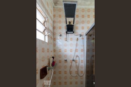 Casa à venda com 185m², 4 quartos e 2 vagasChuveiro