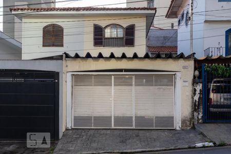 Casa à venda com 185m², 4 quartos e 2 vagasFachada