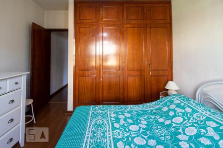 Casa à venda com 185m², 4 quartos e 2 vagasQuarto 2