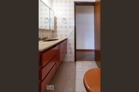 Casa à venda com 185m², 4 quartos e 2 vagasBanheiro