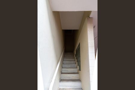 Casa à venda com 185m², 4 quartos e 2 vagasEscada para Edícula Suíte