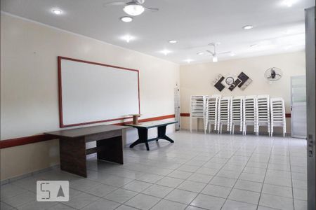 Apartamento para alugar com 70m², 2 quartos e 1 vagaÁrea comum - Salão de festas